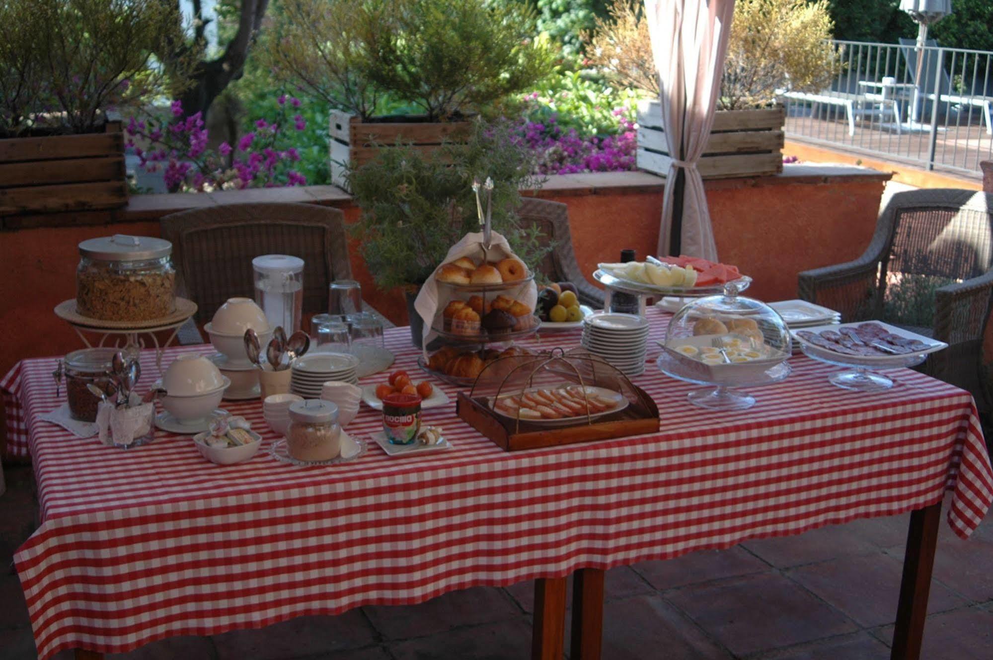 Mas De Baix Hotel Cabrils Kültér fotó